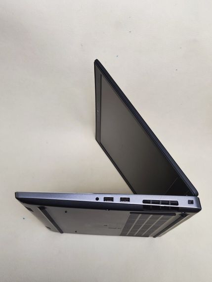 Мобильная рабочая станция Dell Precision 7530 / 15.6" (1920x1080) IPS / Intel Core i9-8950HK (6 (12) ядер по 2.9 - 4.8 GHz) / 16 GB DDR4 / 256 GB SSD / nVidia Quadro P1000, 4 GB GDDR5, 128-bit / WebCam б/у | Зображення 5