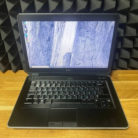 Ноутбук Dell Latitude E6440 / 14" (1600x900) TN / Intel Core i5-4300M (2 (4) ядра по 2.6 - 3.3 GHz) / 8 GB DDR3 / 256 GB SSD / Intel HD Graphic 4600 / WebCam / DVD-ROM б/в | Зображення 1
