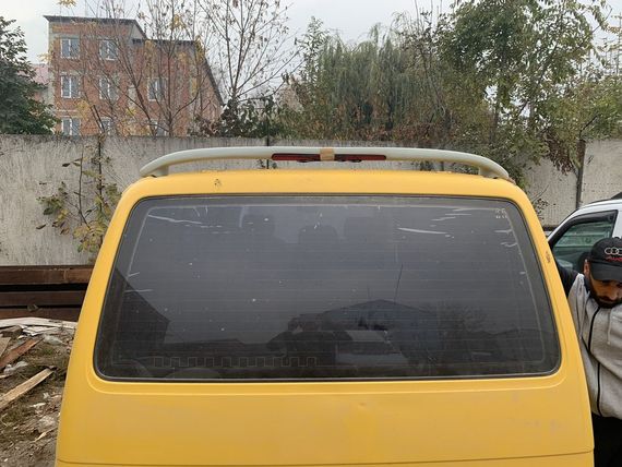 Спойлер на дах з стоп-сигналом ісіклі (під фарбування) для Volkswagen T4 Caravelle/Multivan | Зображення 4