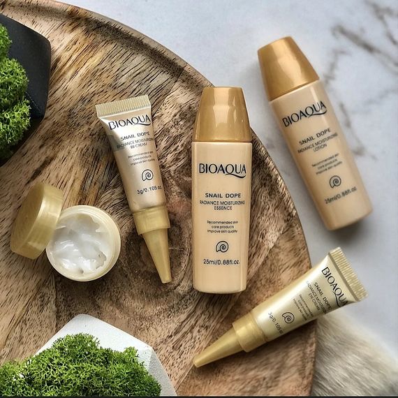 Подарунковий набір з муцином равлики BIOAQUA Snail Radiance Moisturizing Vip Special Gift універсальний