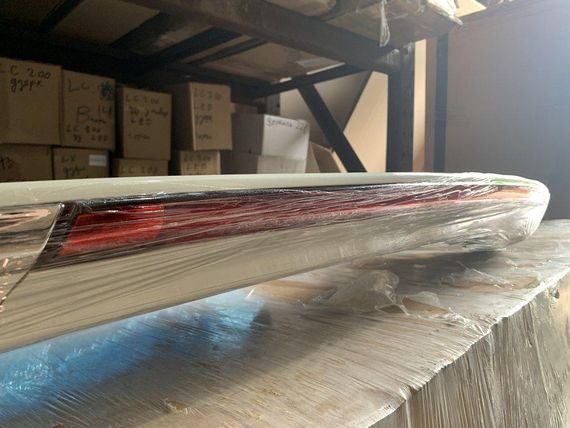 Спойлер (2008-2015) Белый цвет для Toyota Land Cruiser 200 | Зображення 4