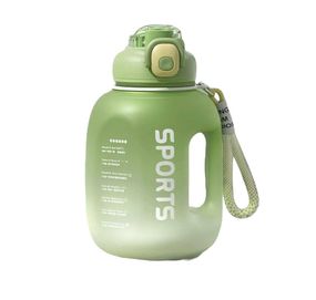 Зручна пляшка для води із безпечного пластику 1700 мл. Зелена