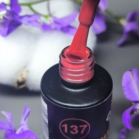 Гель-лак для ногтей Bee Nails 137 (сангрия) 8мл