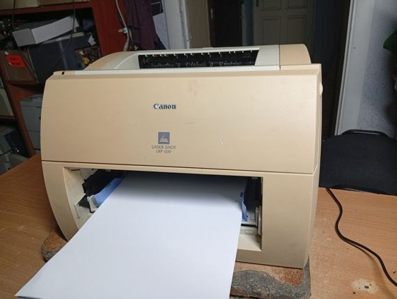 Принтер Б-клас Canon Laser Shot LBP-1210 / Лазерний монохромний друк / 600x600 dpi / A4 / 14 стор / хв / USB 2.0, LPT б/в | Зображення 1