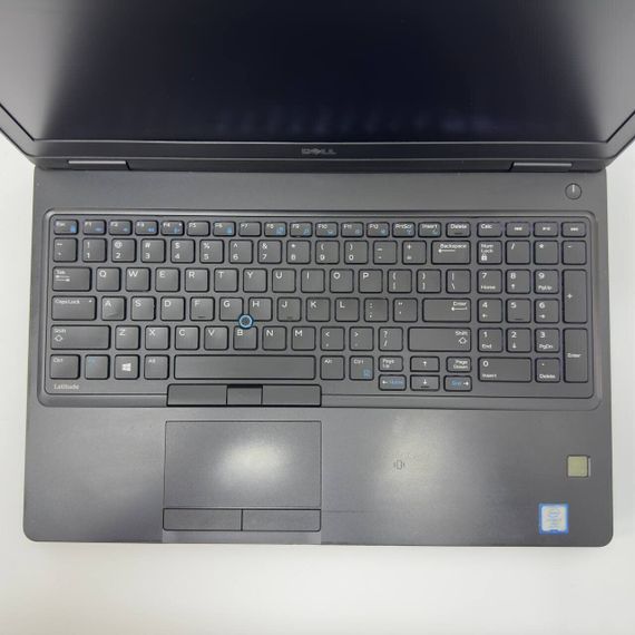 Ноутбук Dell Latitude 5580 / 15.6" (1920x1080) IPS / Intel Core i7-7820HQ (4 (8) ядра по 2.9 - 3.9 GHz) / 16 GB DDR4 / 256 GB SSD / nVidia GeForce 940MX, 2 GB GDDR5, 64-bit / WebCam / HDMI б/в + Подарунок Мишка та килимок | Зображення 3