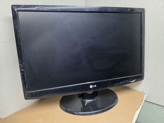 Монитор Б-класс LG Flatron W2243T-PF / 22" (1920x1080) TN / 1x DVI, 1x VGA / Кабели в комплекте б/у | Зображення 1