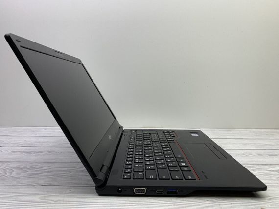 Ноутбук Fujitsu LifeBook E549 / 14" (1920x1080) IPS / Intel Core i5-8265U (4 (8) ядра по 1.6 - 3.9 GHz) / 8 GB DDR4 / 256 GB SSD / Intel UHD Graphics / WebCam б/у | Зображення 4