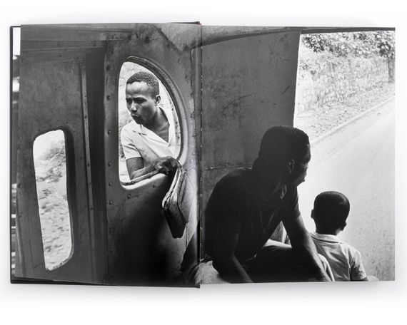 Книга для фотографов работы Рене Бурри Rene Burri: Photographs фотоискусство подарочные книги с иллюстрациями | Зображення 1