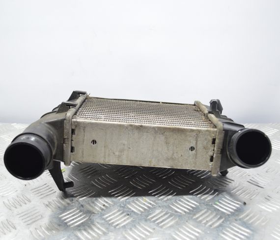 Радіатор інтеркулера 2.0 TFSI Audi A4 B7 2004-2008 Радіатор інтеркулера Ауді а4 б7 8E0145805AA | Зображення 1