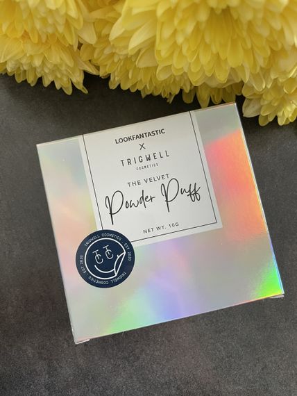 Набір велюрових пуховок для пудри lookfantastic x trigwell cosmetics velvet powder puffs | Зображення 2