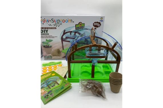 Ігровий набір теплиця для вирощування рослин з насінням та крапельним поливом Home made plant GREEN