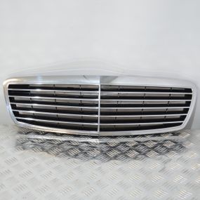 Решітка радіатора Mercedes W211 2002-2006 дорестайл Решітка переднього бампера Мерседес в211 A2118800583