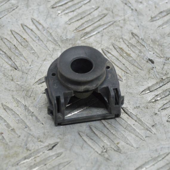 Кронштейн кріплення радіатора Peugeot 207 2008 2006-2012 Кріплення радіатора Пежо 207 2008 9639048580