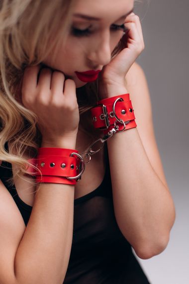 Наручники Candy Hero HC4R екокожа RED | Зображення 2