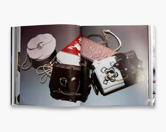 Книга о моде и стиле Chanel: Collections and Creations. Daniele Bott лучшие книги о дизайнерах и модных домах | Зображення 5