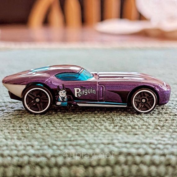Набор из 5-ти машинок Хот Вилс Бэтмен Оригинал Hot Wheels Batman Бэтмобиль, Пингвин, Мистер Фриз | Зображення 5