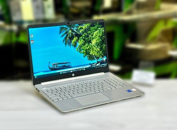 Ультрабук Б-клас HP Laptop 15s-fq2621n / 15.6" (1920x1080) TN / Intel Core i5-1135G7 (4 (8) ядра по 2.4 - 4.2 GHz) / 8 GB DDR4 / 512 GB SSD M.2 / Intel Iris Xe Graphics / WebCam / Win 11 Home б/в | Зображення 2