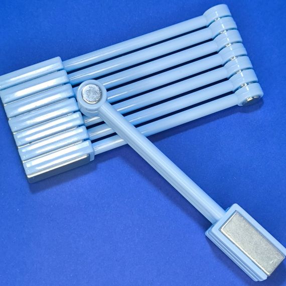 Голубой двусторонний магнит для гель-лака кошачий глаз