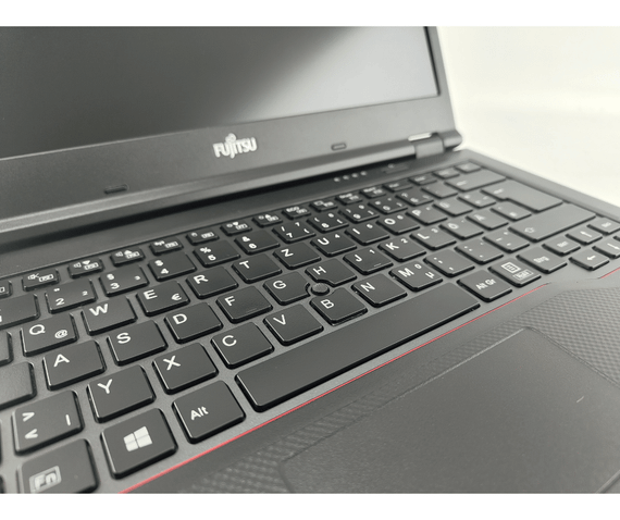 Ноутбук Fujitsu LifeBook E548 / 14" (1920x1080) IPS / Intel Core i5-7200U (2 (4) ядра по 2.5 - 3.1 GHz) / 8 GB DDR4 / 240 GB SSD / Intel HD Graphics 620 / WebCam б/у | Зображення 2