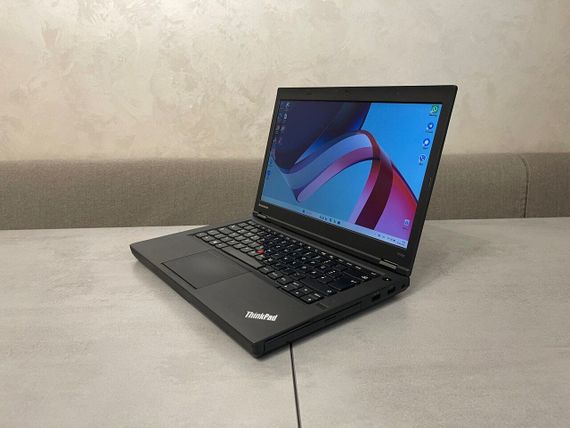 Ноутбук Lenovo ThinkPad T440p / 14" (1600x900) TN / Intel Core i7-4600M (2 (4) ядра по 2.9 - 3.6 GHz) / 16 GB DDR3 / 256 GB SSD / nVidia GeForce GT 730M, 1 GB GDDR3, 128-bit / WebCam / DVD-ROM / Fingerprint б/в + Подарунок Дротова миша / USB | Зображення 5