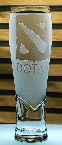 Пивной бокал крафтовый 440 мл Dota 2 Дота 2 с гравировкой стеклянная кружка сувенир для геймера | Зображення 1