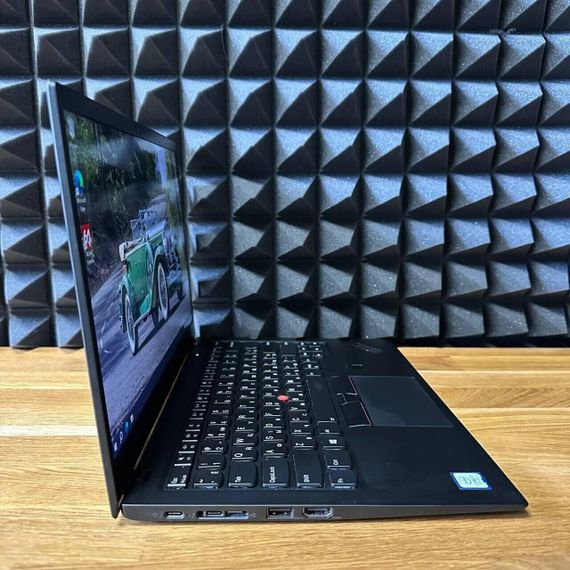 Ультрабук Б-класс Lenovo ThinkPad X1 Carbon 6th Gen / 14" (1920x1080) IPS Touch / Intel Core i7-8650U (4 (8) ядра по 1.9 - 4.2 GHz) / 16 GB DDR4 / 256 GB SSD / Intel UHD Graphics 620 / WebCam б/у | Зображення 4