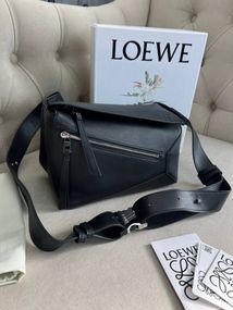 Месенджер Loewe Puzzle чорний c865
