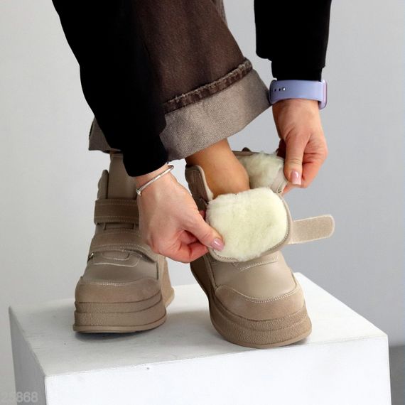 Бежеві зимові черевики снікерси на липучках натуральна шкіра + замша | Зображення 4
