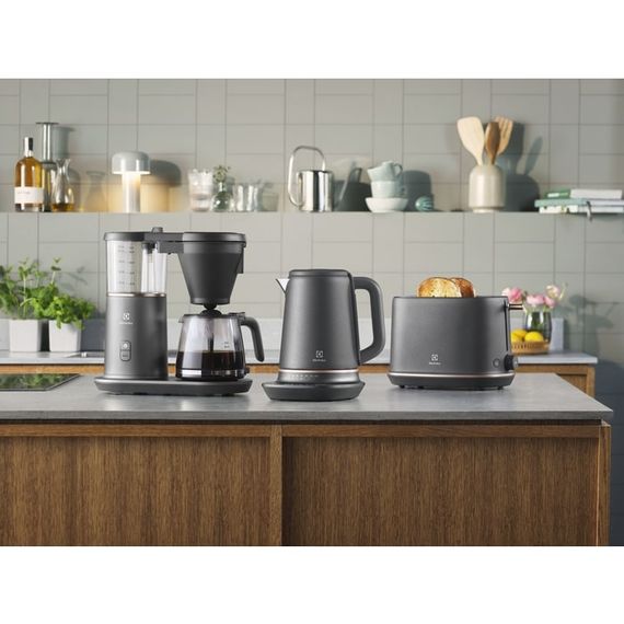 Електрочайник Electrolux, 1,7л, Strix, метал, мат, підтримка темп, чорний (E7K1-6BP) | Зображення 7
