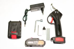 Електричний секатор з акумуляторами 68В XPRO 2.5 на 2 (44133-8500_1112)