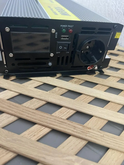 Инвертор преобразователь 1000Вт 12V на 220V (чистый синусоид) с функцией зарядки АКБ | Зображення 4