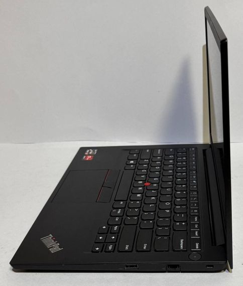 Ноутбук Lenovo ThinkPad E14 Gen 2 / 14" (1920x1080) IPS / AMD Ryzen 3 4300U (4 ядра по 2.7 - 3.7 GHz) / 12 GB DDR4 / 256 GB SSD / Intel UHD Graphics / WebCam б/в | Зображення 4