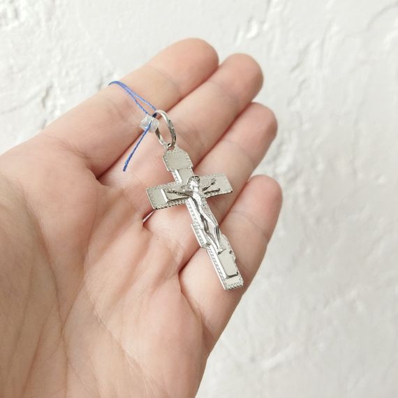 Срібний чоловічий родований хрест 5 см із розп'яттям і алмазною огранкою, 925 проби | Зображення 5