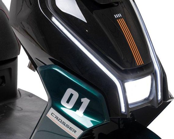 Электроскутер Crosser CR-22 2500W 72V 35Ah Graphene, до 80 км, 65 км/ч, современный городской электроскутер Зелений | Зображення 8
