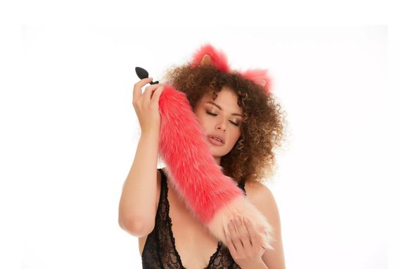 Анальний хутряний хвіст без пробки, Яскраво-рожевий з персиковим кінчиком, OKOVA, 50 см. Sex Aura | Зображення 2