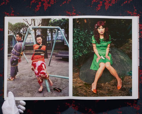 Книги з фотографії Нобуєсі Аракі Araki. Bondage Фотоальбоми відомих фотографів, книги для фотографів | Зображення 6