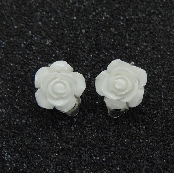 Клипсы серьги детские для ушей без пробивания уха Liresmina Jewelry серьги в виде цветка Роза белая
