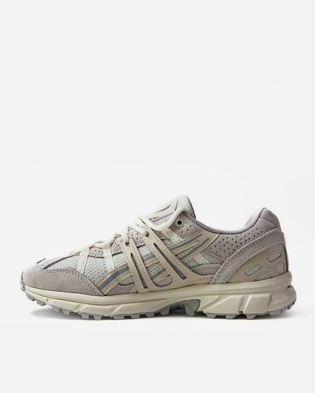 Демісезонні кросівки Asics колір бежевий | Зображення 1