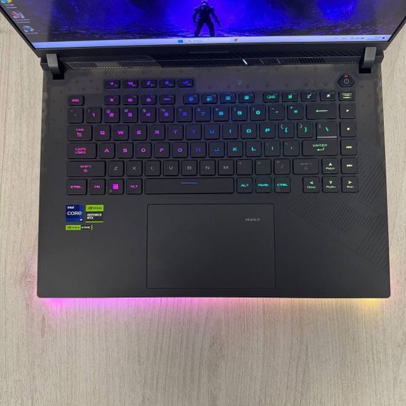 Ігровий ноутбук Asus ROG Strix SCAR 16 G634JZR / 18" (2560x1600) IPS / Intel Core i9-14900HX (24 (32) ядра по 1.6 - 5.8 GHz) / 32 GB DDR5 / 1000 GB SSD / nVidia GeForce RTX 4080, 12 GB GDDR6X, 192-bit / WebCam б/в | Зображення 2