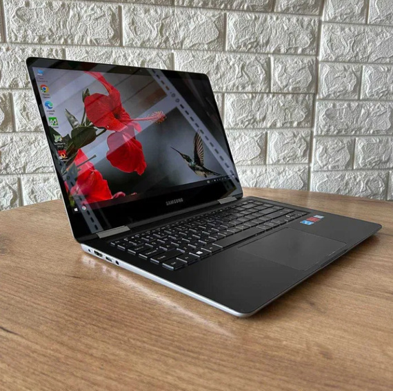 Ноутбук Сенсорний Samsung NP940 x360 15.0" i7 8550U 16Gb SSD 256Gb Radeon 540 Б/В | Зображення 1