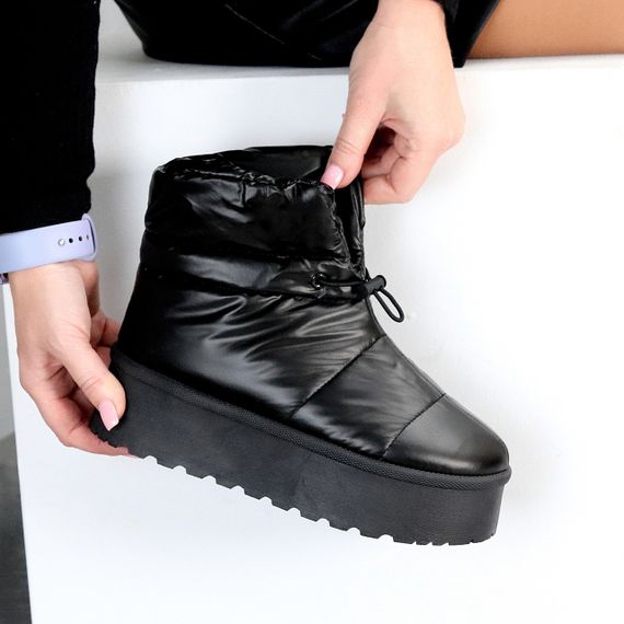 Молодежные зимние черные дутики с фиксатором на платформе 39