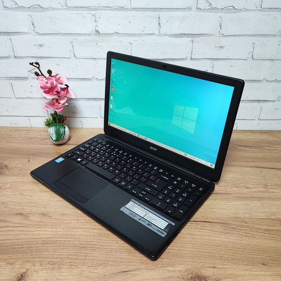 Ноутбук Acer Aspire E1-572 / 15.6" (1366x768) TN / Intel Core i5-4200U (2 (4) ядра по 1.7 - 2.7 GHz) / 8 GB DDR3 / 256 GB SSD / Intel HD Graphics 4600 / WebCam / DVD-ROM б/у | Зображення 3