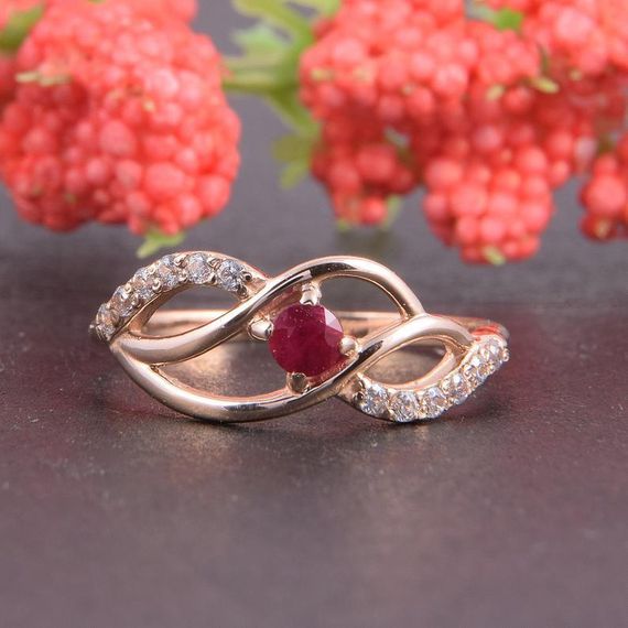 Кольцо из красного золота с рубином 19