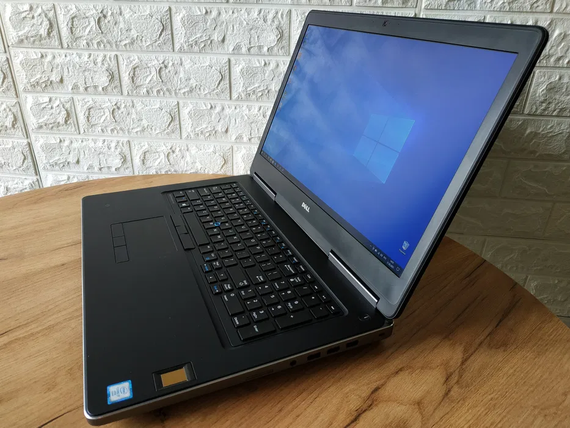 Ігровий Ноутбук Dell Precision 7710 / 17.3  IPS / i7 6820HQ / 8Gb / HDD500 / R9 M375X | Зображення 1