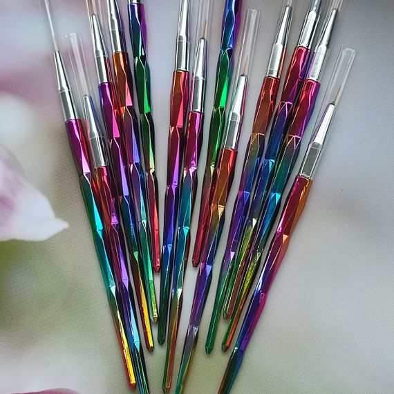 Кисть для росписи Lilly Beaute ворс 6мм (радужная) | Зображення 1