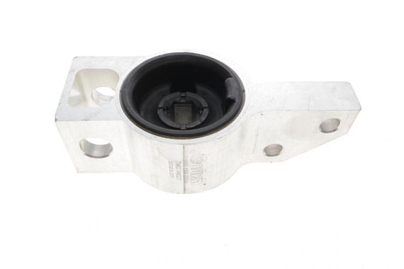 Сайлентблок рычага переднего сзади VW Caddy III IV 03 04- R  11991801201