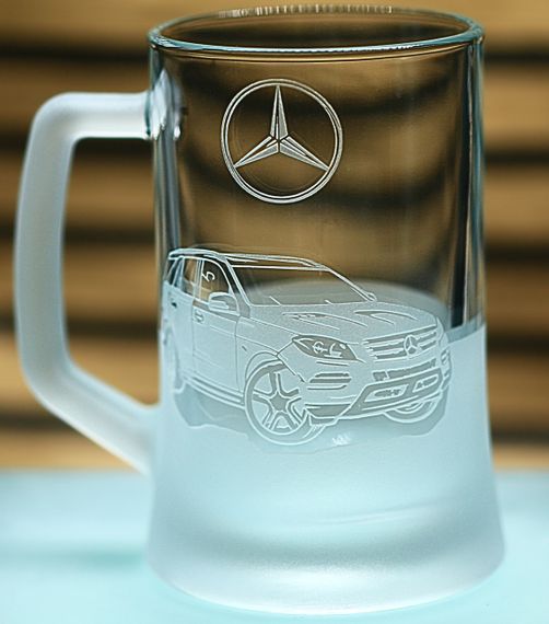 Пивний  келих 670 мл з гравіюванням Мерседес Mercedes ML подарунок для автолюбителя  кухоль для пива з логотипом | Зображення 2