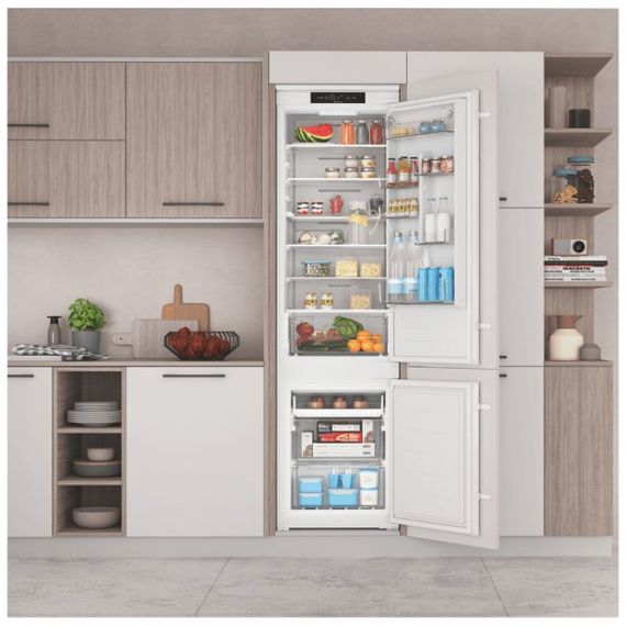 Вбудований холодильник з морозильною камерою Indesit INC20T321EU, 2 двері, 212л, 68л, A+, NF, Білий (INC20T321EU) | Зображення 3