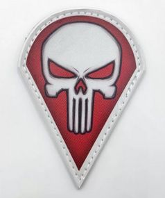 Шеврон Череп ДШВ гумовий (білий кант)