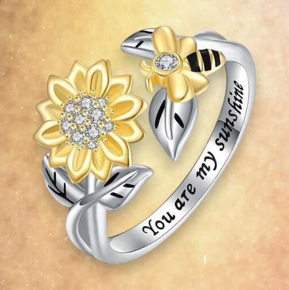 Срібляста каблучка з бджолою і соняшником з написом Ти моє Сонечко розмір 17